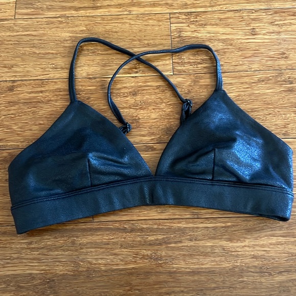 ALO Yoga Tops - ALO yoga bra top